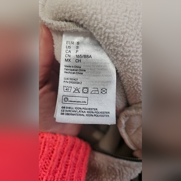 H&M Faux Shearling Jacket- Light beige/black. Size small - Picture 15 of 15